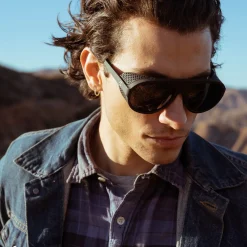 Esker<VonZipper Online