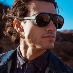Esker<VonZipper Shop