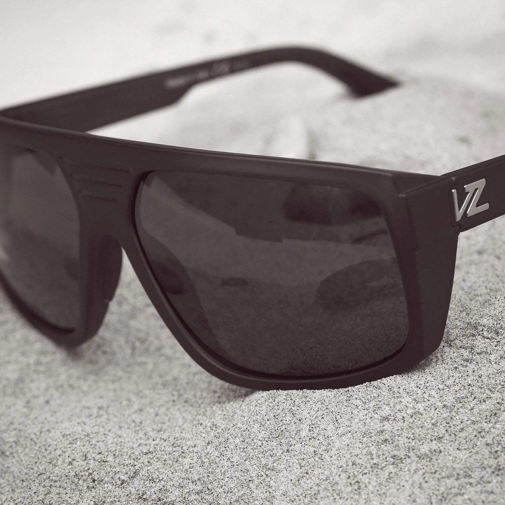 Snark<VonZipper Store